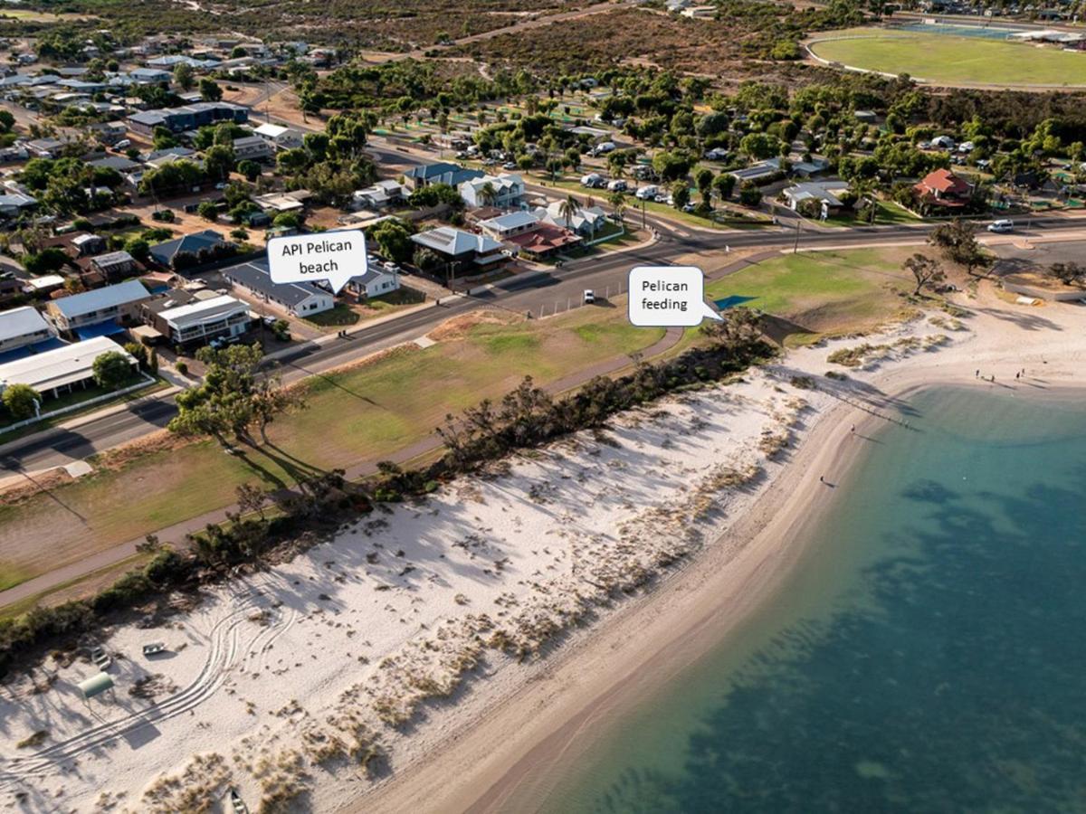 Api Pelican Beach Front Apartments Kalbarri Exterior photo