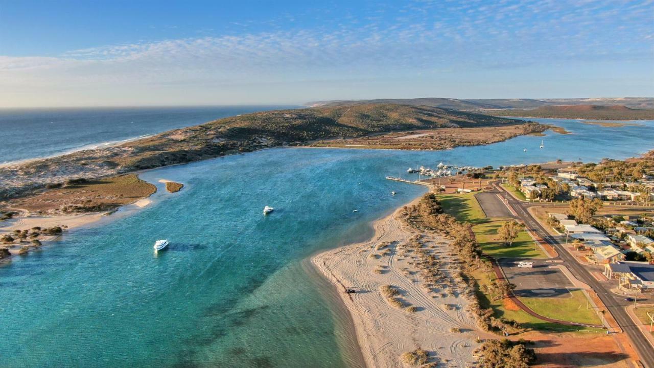 Api Pelican Beach Front Apartments Kalbarri Exterior photo